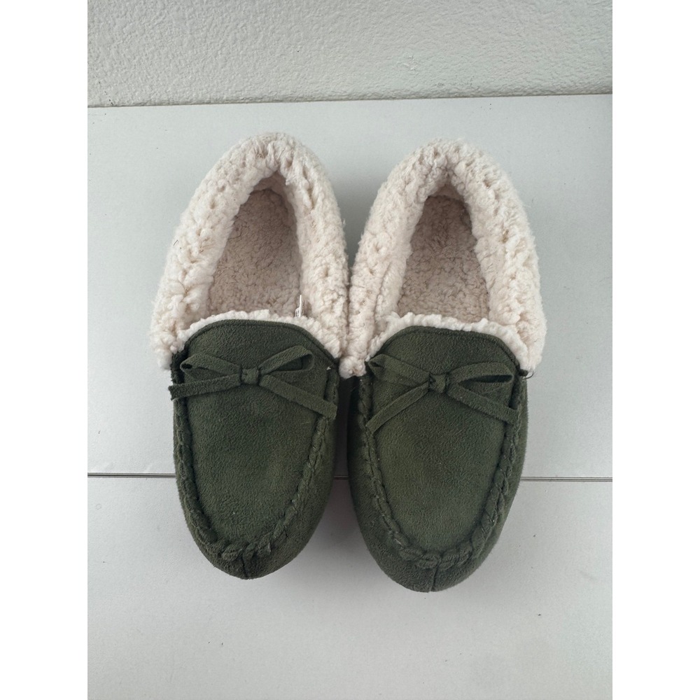 MUK LUKS Jaylah Size 7 Olive Green Faux Suede Sherpa Lined Moccasin Slippers